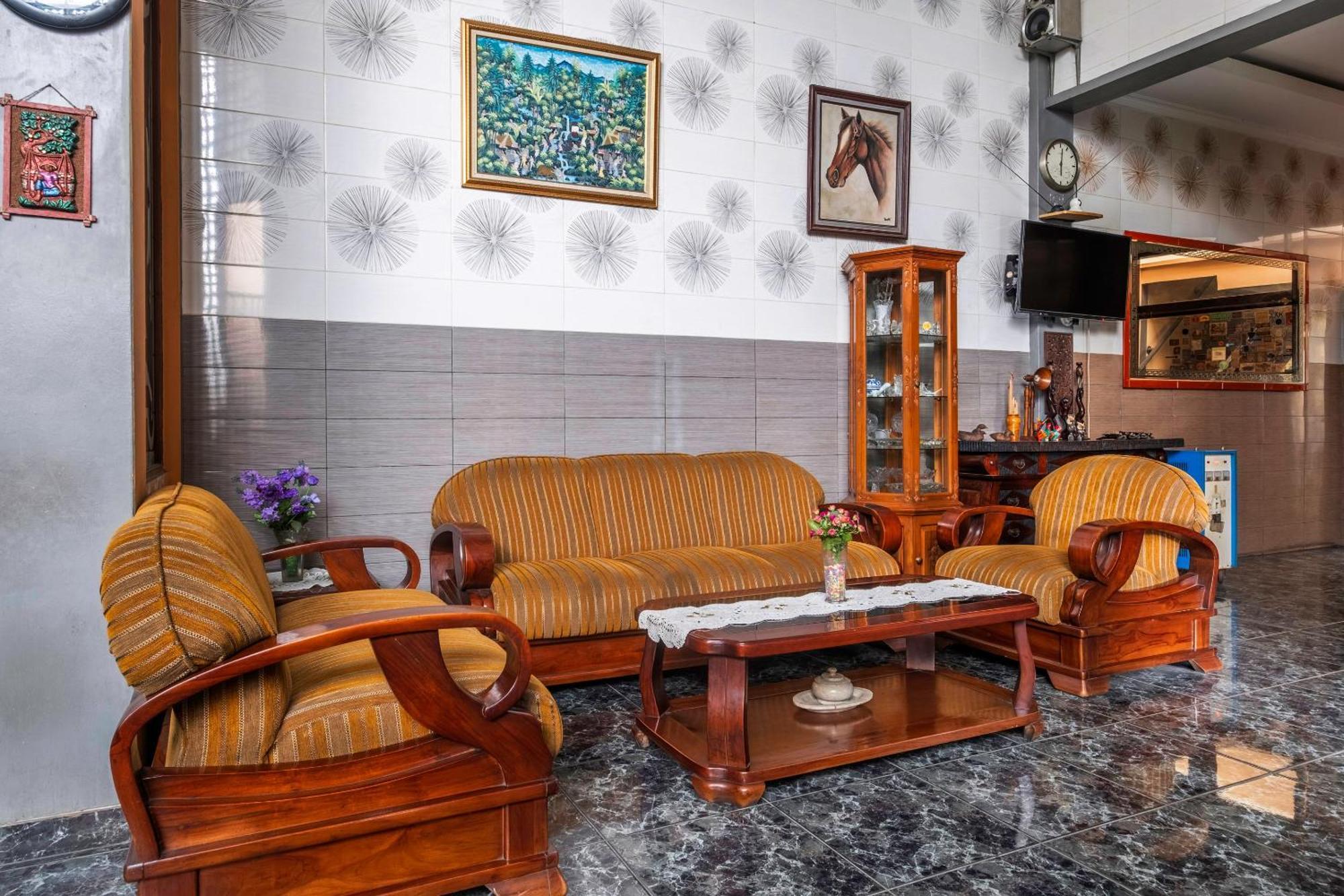 OYO 1446 Patradisa Hotel Bandung Bagian luar foto