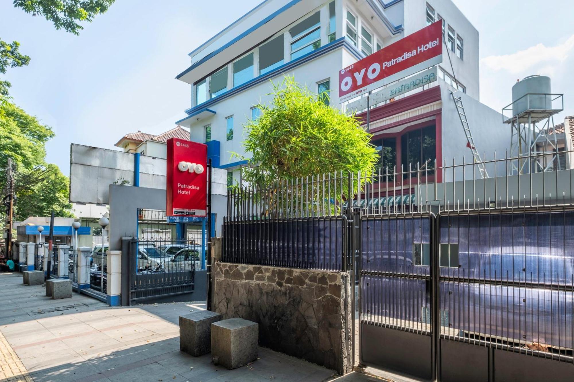 OYO 1446 Patradisa Hotel Bandung Bagian luar foto